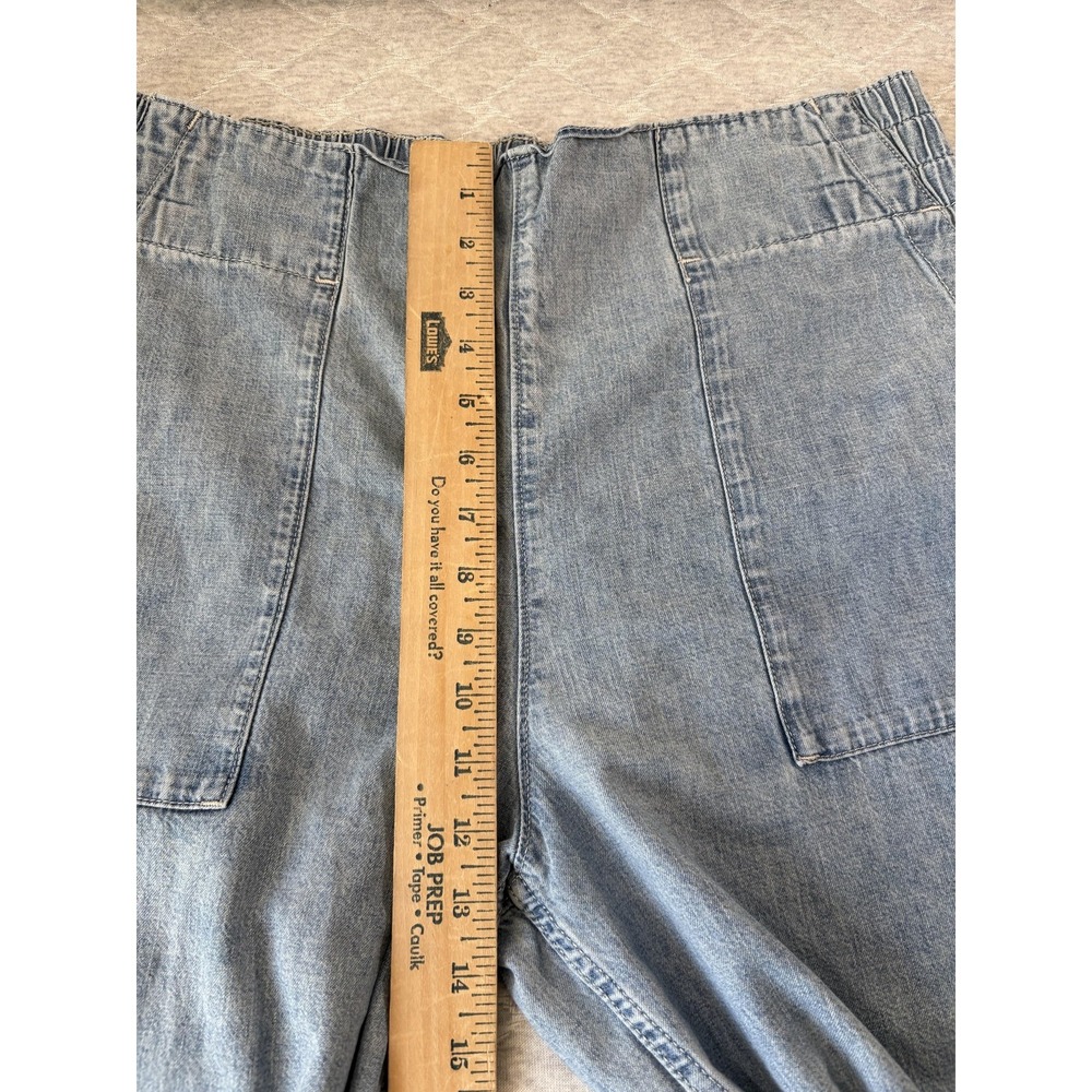 We The Free Jeans Womens Large Blue Light Wash Wide Leg Breezy Denim Pull On - Picture 11 of 12